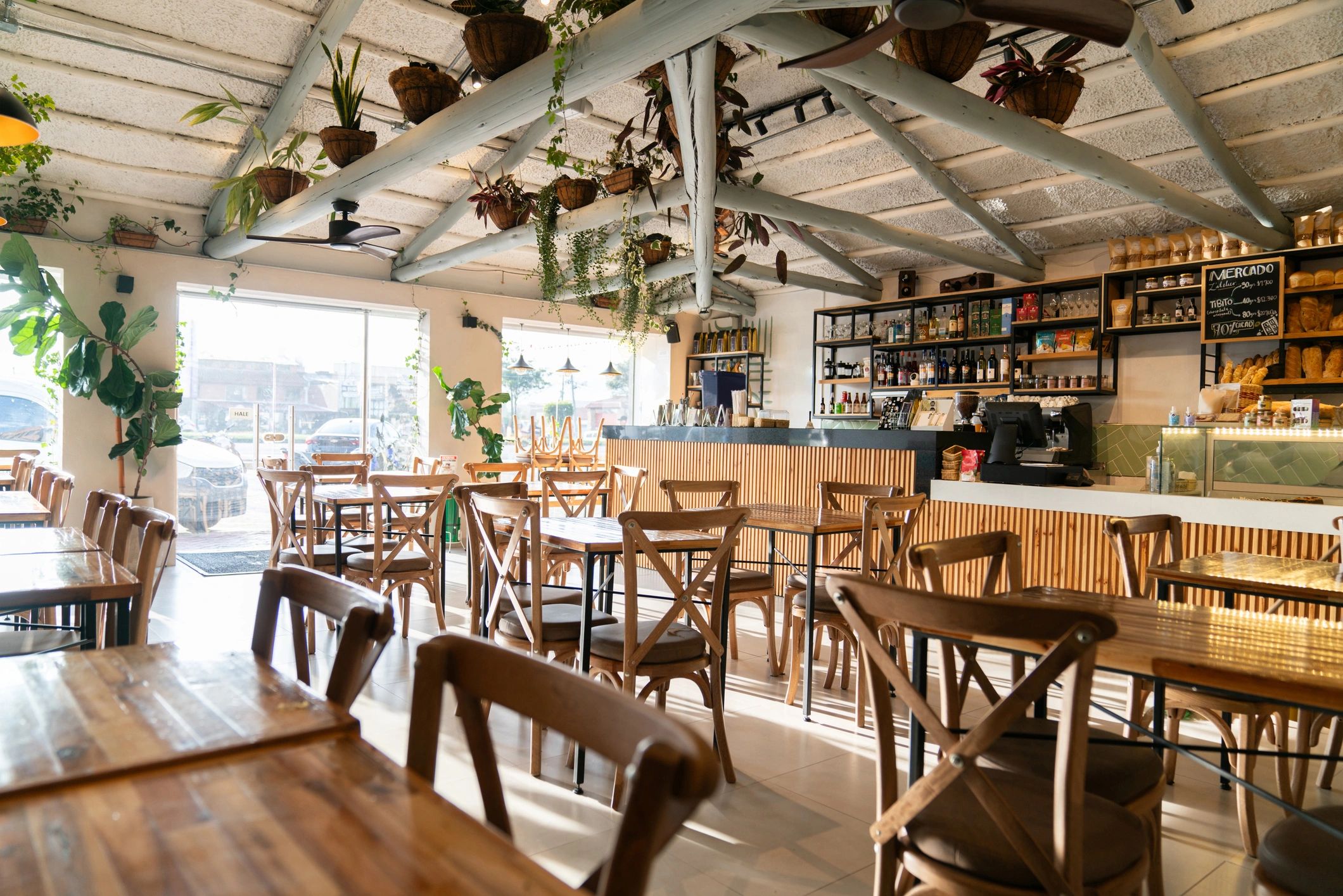 Warm restaurant interior for NOVI SIAM SPICY contact page